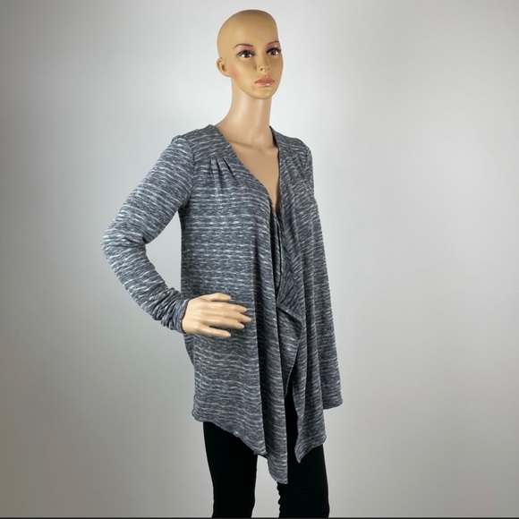 Heathered Gray Ruffle Cardigan - Picture 4 of 7
